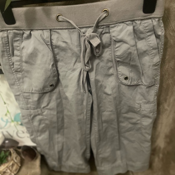 ‼️3/$33‼️ ⭐️🌹OLD NAVY KHAKI SHORTS🌹⭐️ - Picture 3 of 8